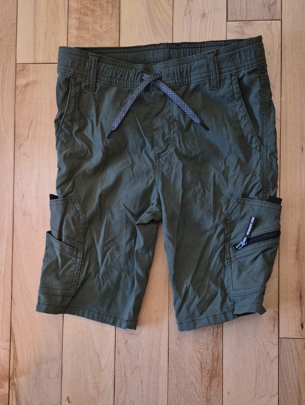 Boys Size 8/10 Wrangler Olive Green Cargo Shorts with Drawstring